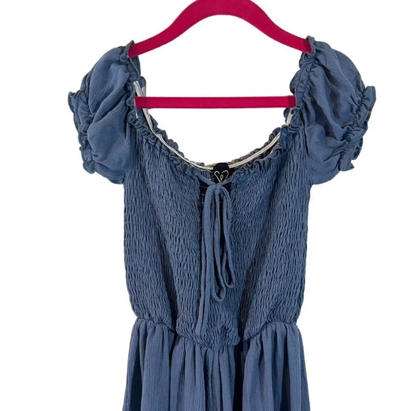 Windsor Blue Romper Size Small Smocked Seersucker Ruffle Keyhole Neck Casual - Picture 2 of 5